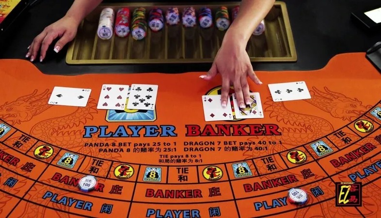 Chiến thuật gấp thếp giúp lội ngược dòng trong Baccarat